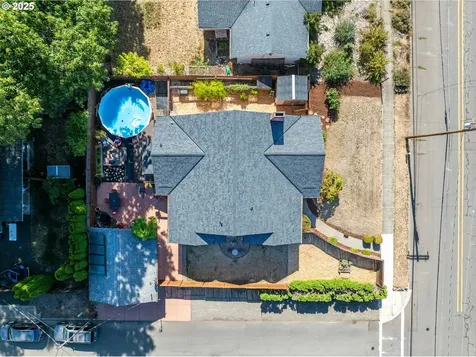 175 E Gloucester Street Gladstone OR 97027