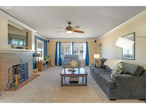 175 E Gloucester Street Gladstone OR 97027