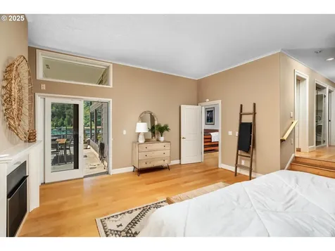 318 SE Spokane Street Portland OR 97202