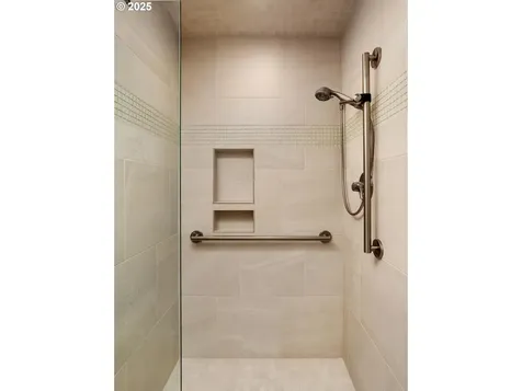 318 SE Spokane Street Portland OR 97202