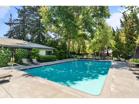 318 SE Spokane Street Portland OR 97202