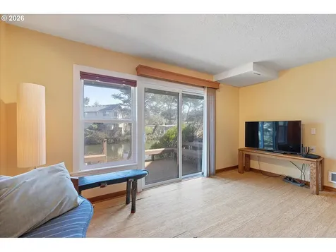 180 SE Highway 101 Lincoln City OR 97367