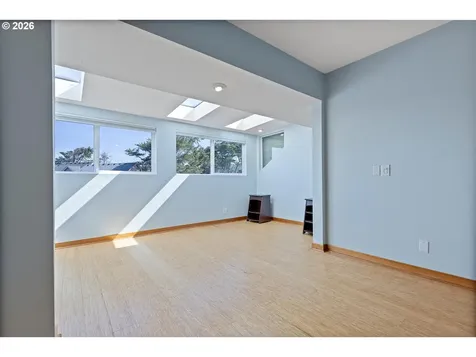 180 SE Highway 101 Lincoln City OR 97367