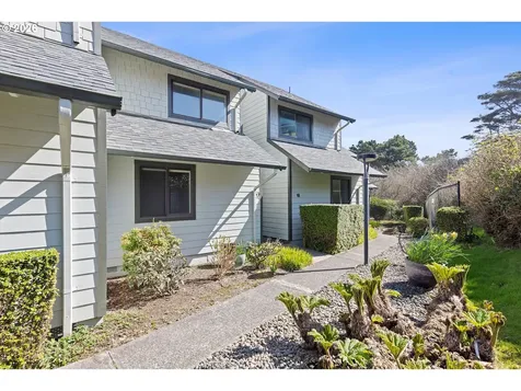 180 SE Highway 101 Lincoln City OR 97367