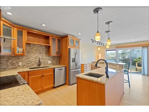 180 SE Highway 101 Lincoln City OR 97367