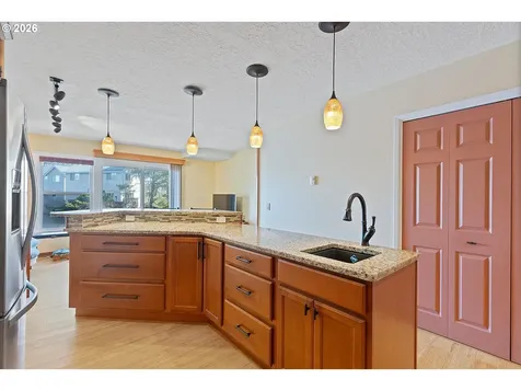 180 SE Highway 101 Lincoln City OR 97367