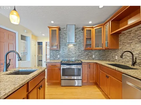 180 SE Highway 101 Lincoln City OR 97367