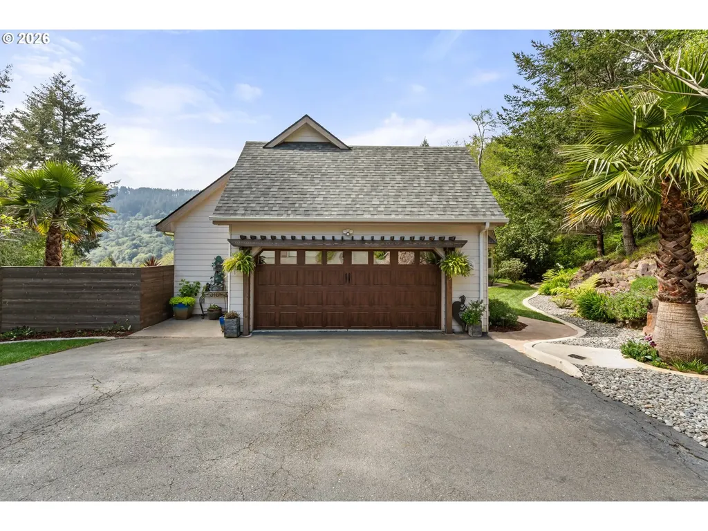 17146 Mountain Drive Brookings OR 97415