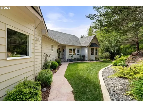 17146 Mountain Drive Brookings OR 97415