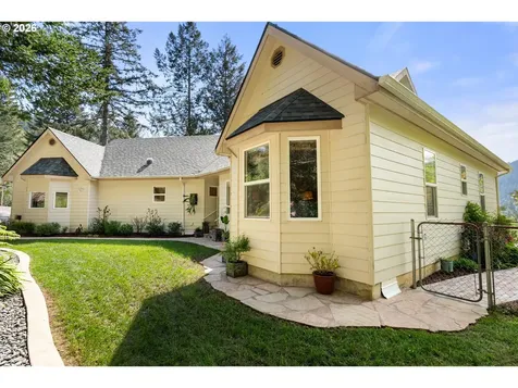 17146 Mountain Drive Brookings OR 97415