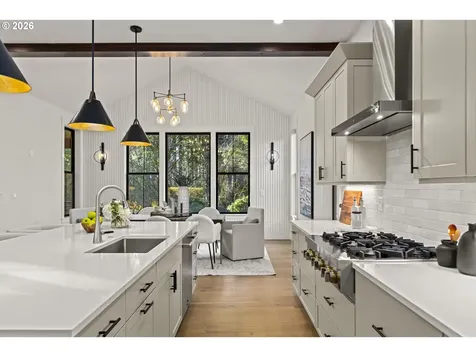 2065 SW 75th Avenue Portland OR 97225
