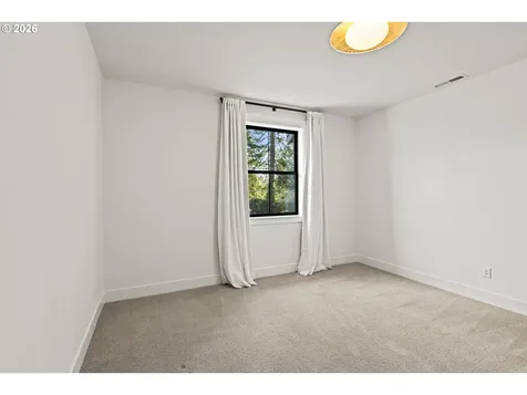 2065 SW 75th Avenue Portland OR 97225