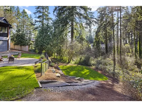 2065 SW 75th Avenue Portland OR 97225