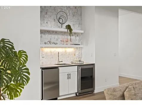 2065 SW 75th Avenue Portland OR 97225