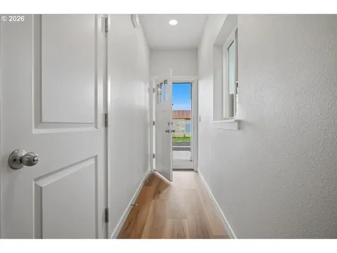 9281 E Burnside Street Portland OR 97216