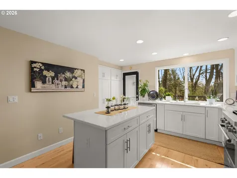 19 Bloch Terrace Lake Oswego OR 97035