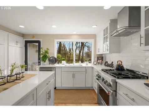 19 Bloch Terrace Lake Oswego OR 97035