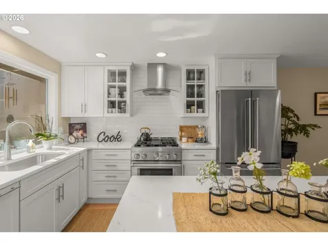 19 Bloch Terrace Lake Oswego OR 97035