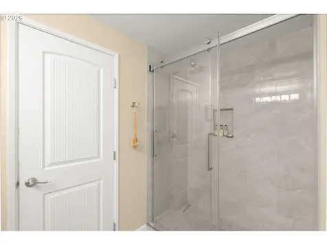 19 Bloch Terrace Lake Oswego OR 97035