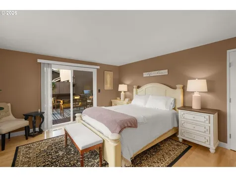 19 Bloch Terrace Lake Oswego OR 97035