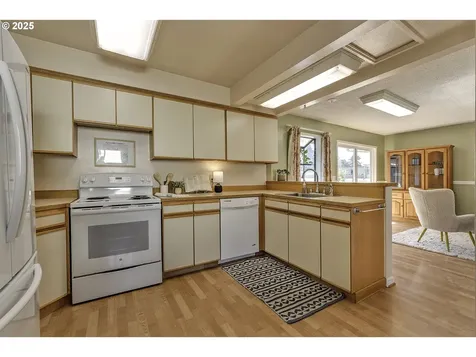 12514 NE Russell Street Portland OR 97230
