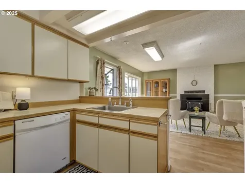 12514 NE Russell Street Portland OR 97230