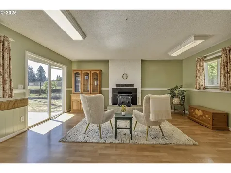12514 NE Russell Street Portland OR 97230