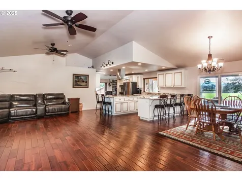 135 Market Lane Myrtle Creek OR 97457