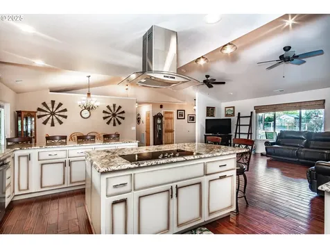 135 Market Lane Myrtle Creek OR 97457