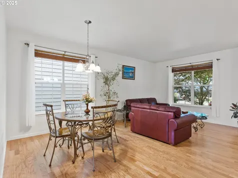 4296 SE Oakhurst Street Hillsboro OR 97123
