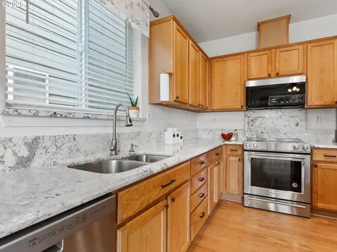 4296 SE Oakhurst Street Hillsboro OR 97123