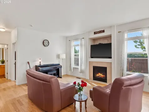 4296 SE Oakhurst Street Hillsboro OR 97123