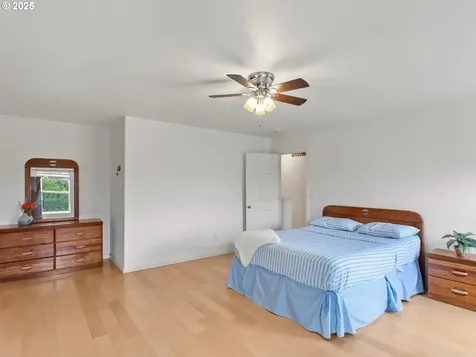 4296 SE Oakhurst Street Hillsboro OR 97123