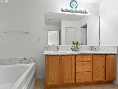 4296 SE Oakhurst Street Hillsboro OR 97123
