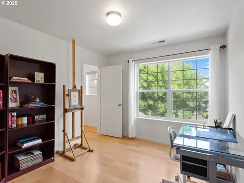 4296 SE Oakhurst Street Hillsboro OR 97123