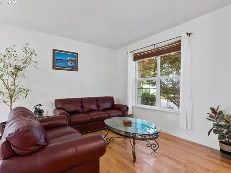 4296 SE Oakhurst Street Hillsboro OR 97123