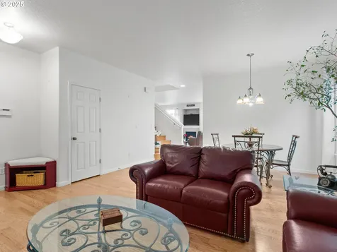 4296 SE Oakhurst Street Hillsboro OR 97123