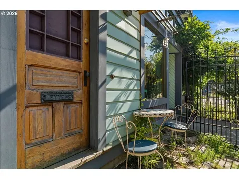 3039 SE Stark Street Portland OR 97214