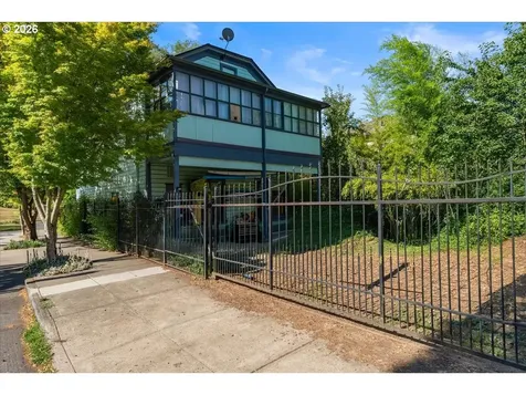 3039 SE Stark Street Portland OR 97214