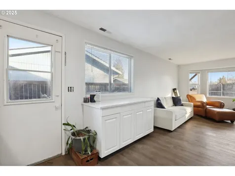 219 Brown Street Silverton OR 97381