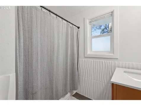 219 Brown Street Silverton OR 97381