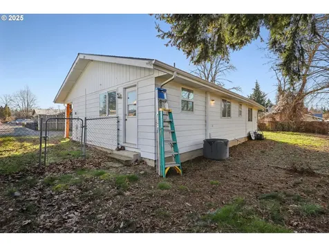 219 Brown Street Silverton OR 97381