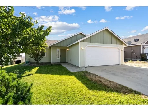3025 Blue Jay Street Umatilla OR 97882