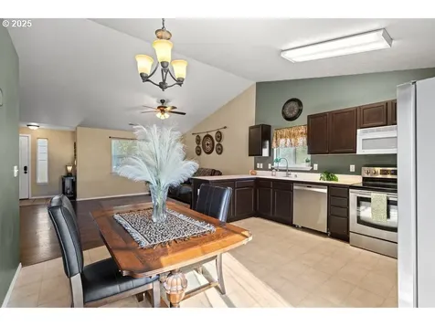 3025 Blue Jay Street Umatilla OR 97882