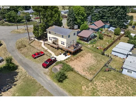 459 Lydia Street Yoncalla OR 97499