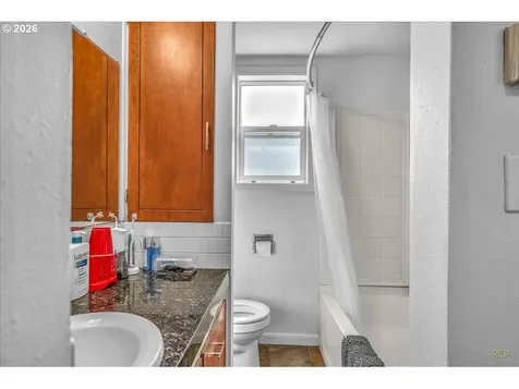 240 NE 80th Avenue Portland OR 97213