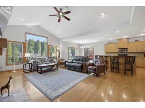 1464 N Hazelnut Court Canby OR 97013
