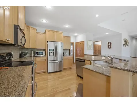 1464 N Hazelnut Court Canby OR 97013