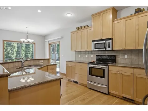 1464 N Hazelnut Court Canby OR 97013