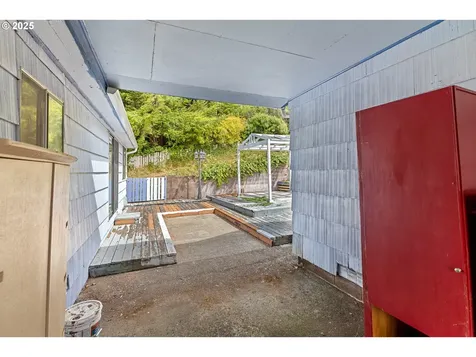 91424 N Bank Lane Coquille OR 97423